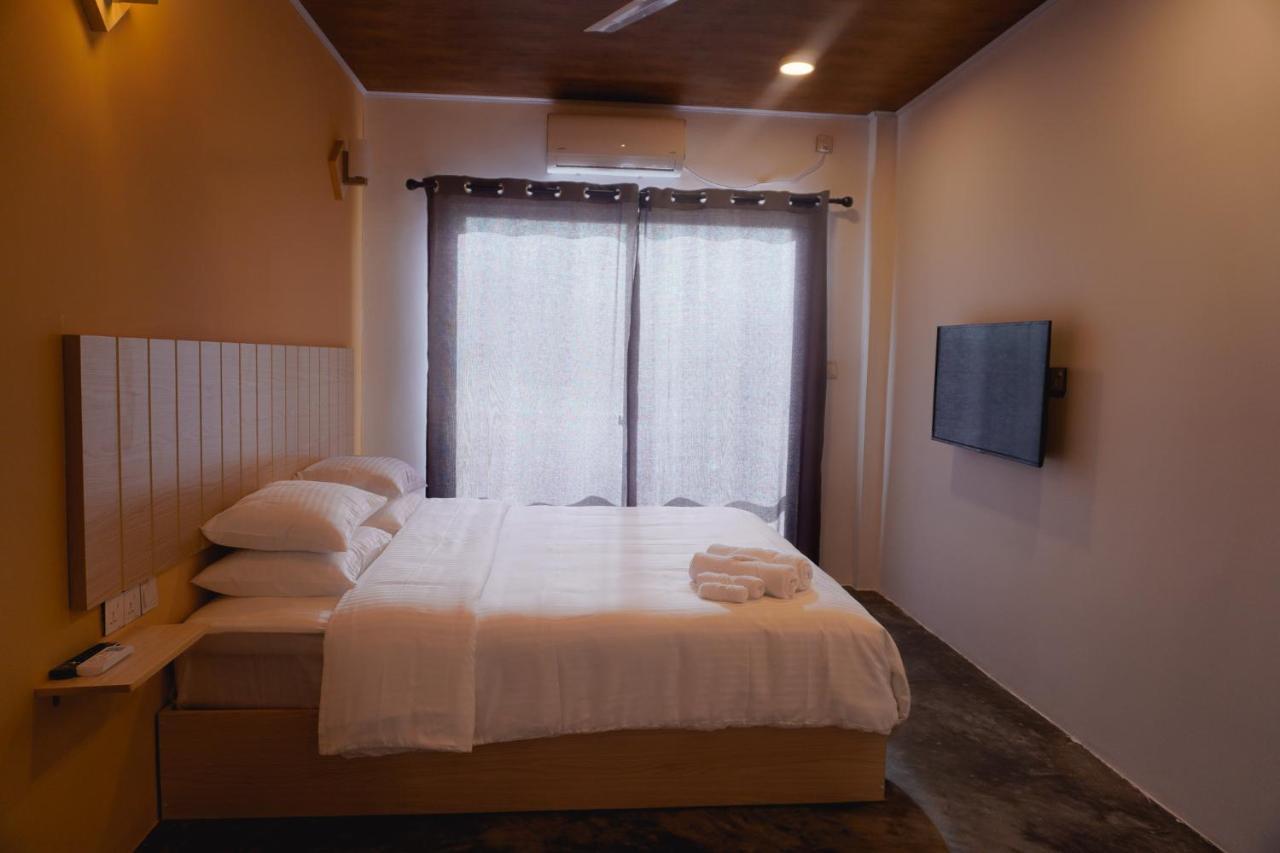 The Zen Den Hotel Thulusdhoo Exterior photo