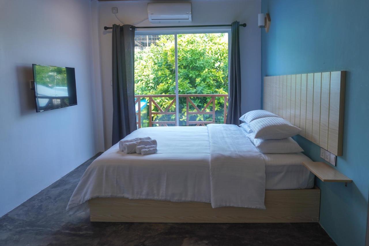 The Zen Den Hotel Thulusdhoo Exterior photo