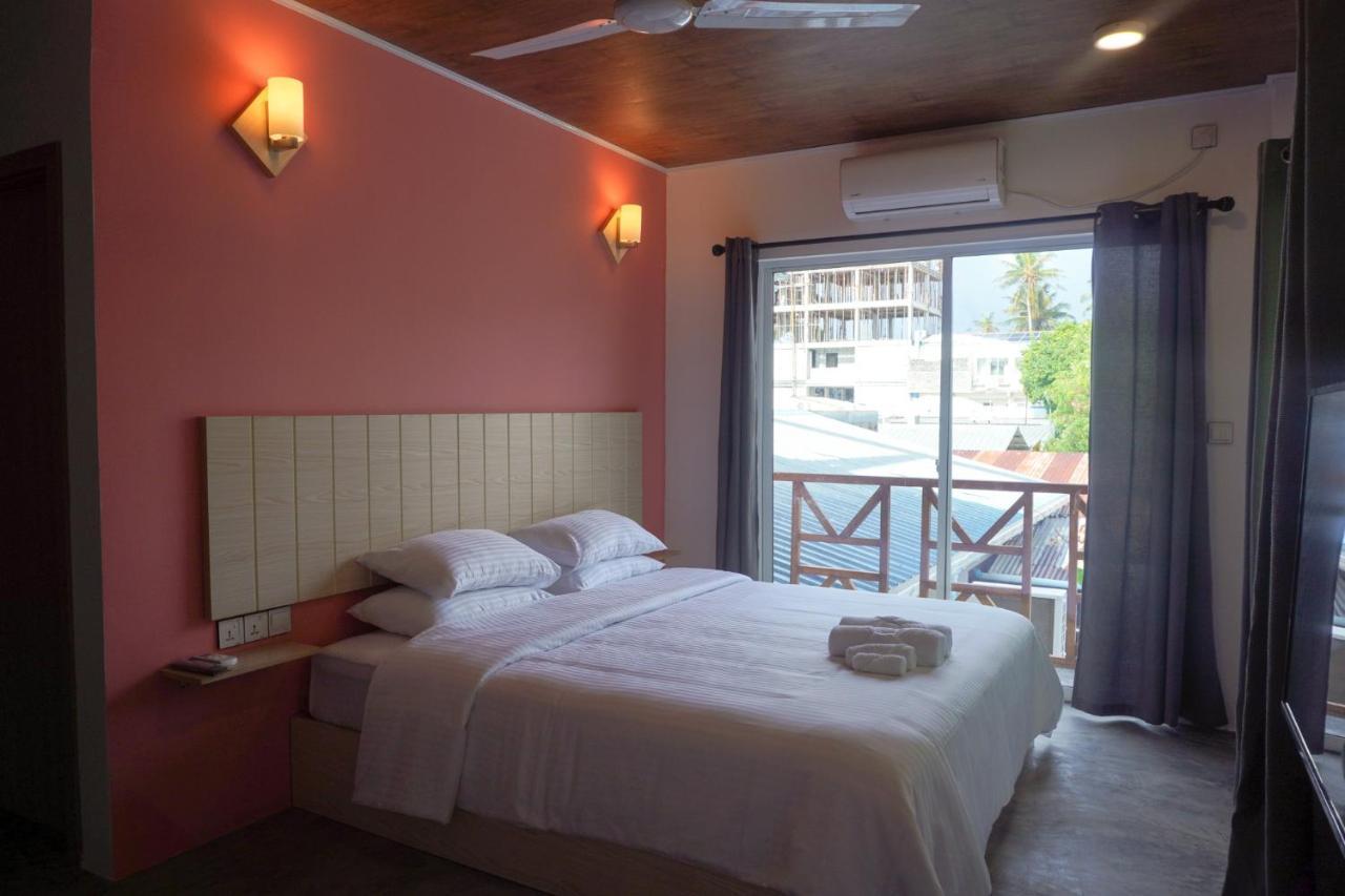 The Zen Den Hotel Thulusdhoo Exterior photo