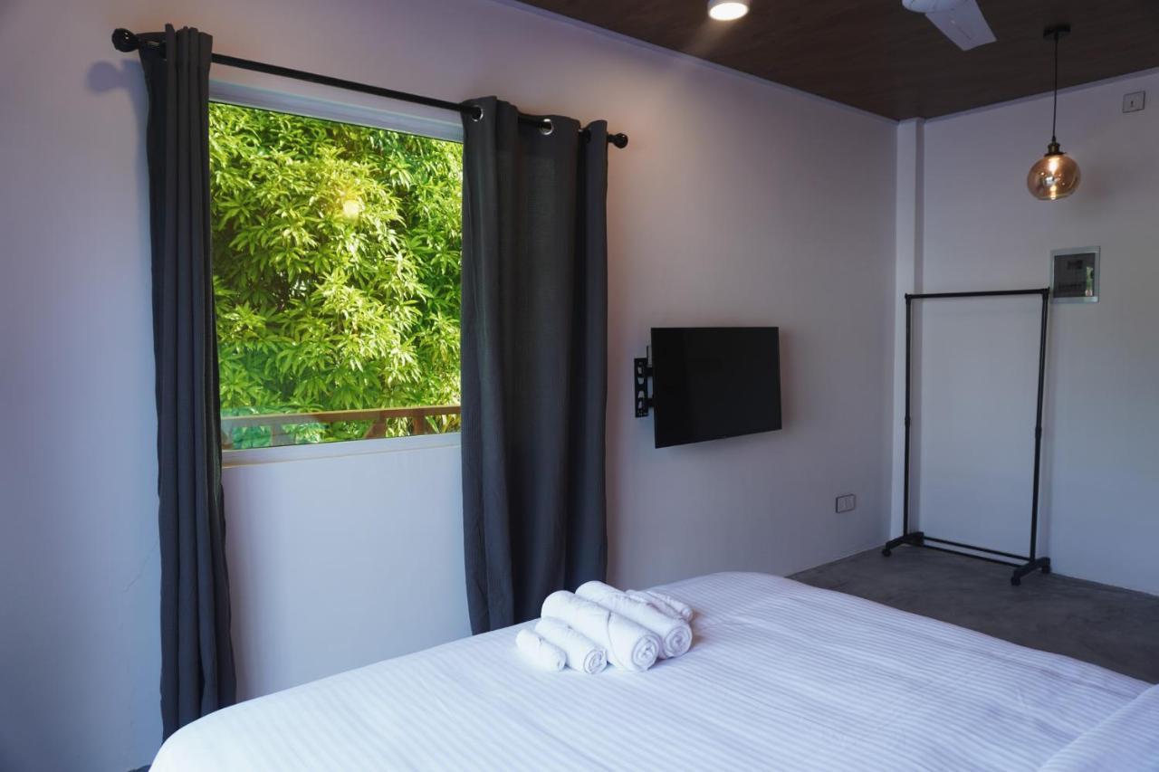 The Zen Den Hotel Thulusdhoo Exterior photo