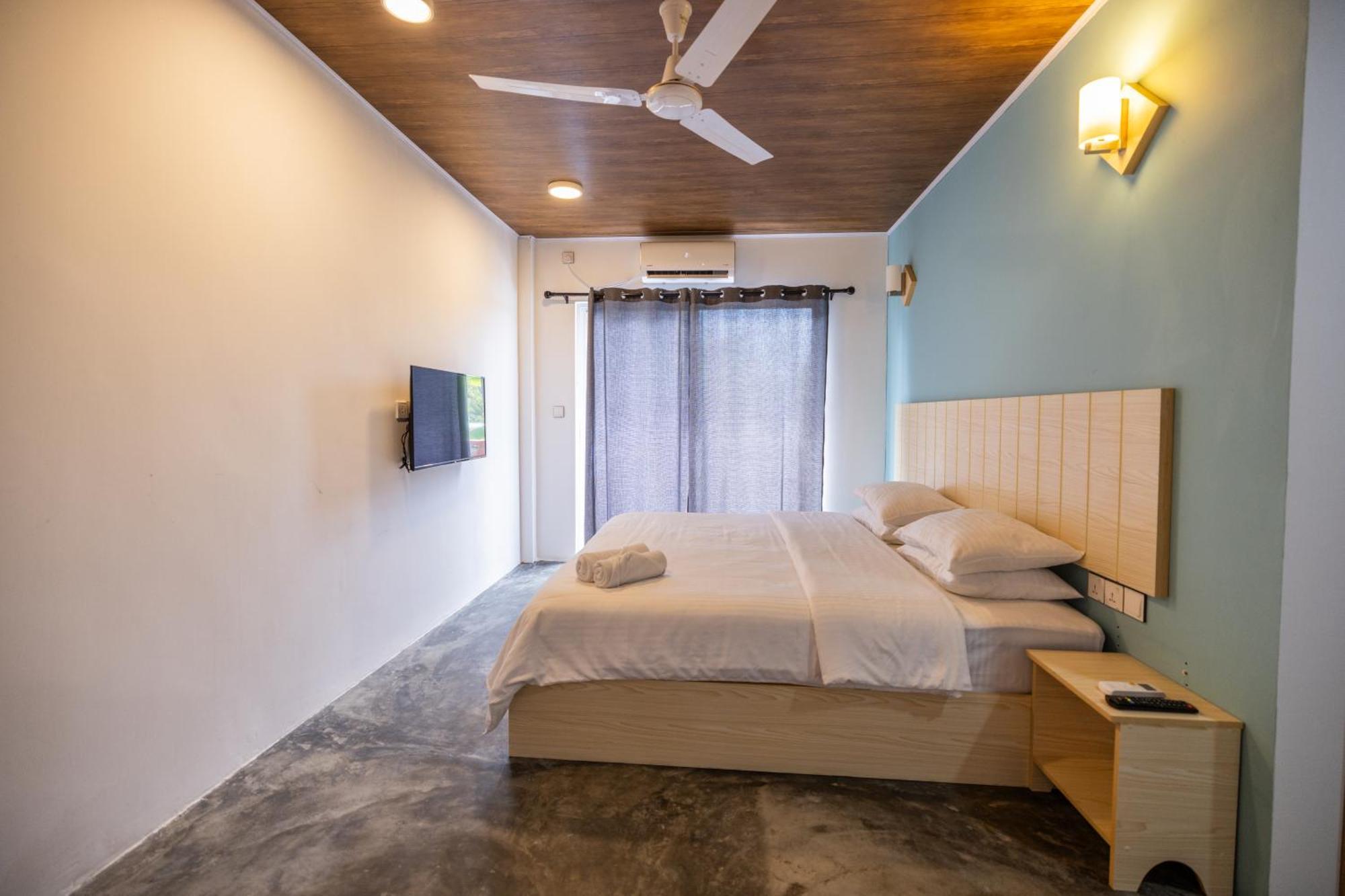The Zen Den Hotel Thulusdhoo Exterior photo