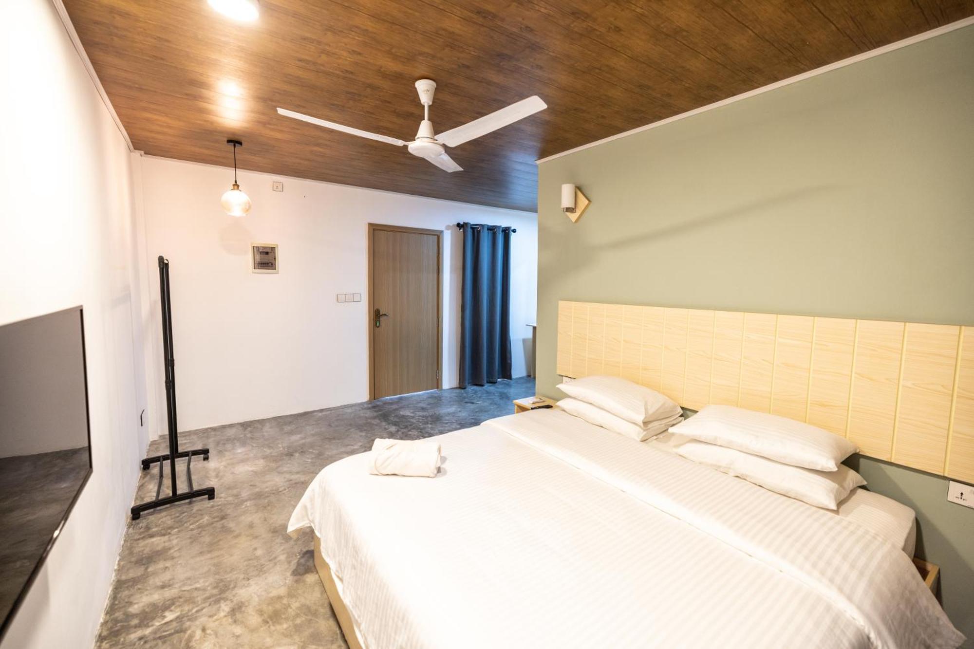 The Zen Den Hotel Thulusdhoo Exterior photo